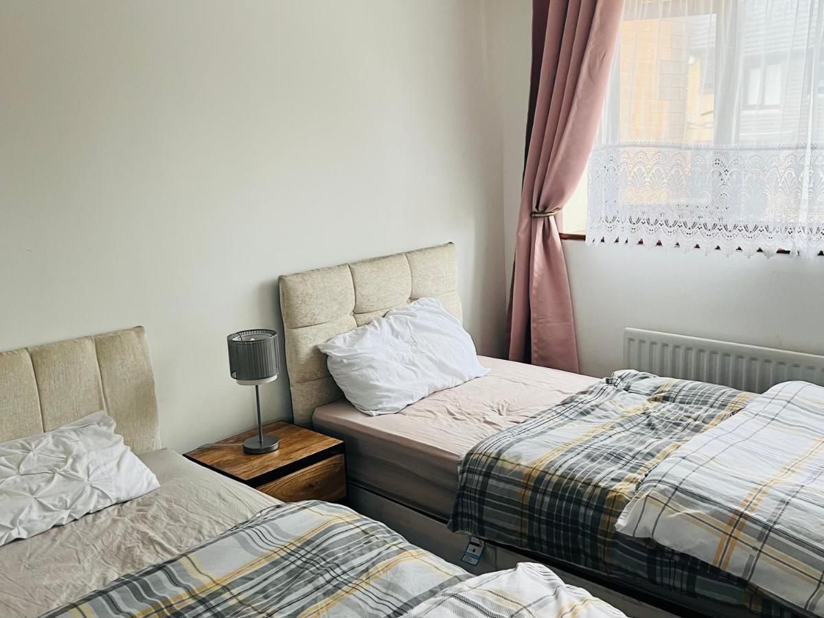 Clove, 3-4 Bed House With Garden, Free Parking, Sleeps 9 In Grays & Chafford Hundred Stifford ภายนอก รูปภาพ