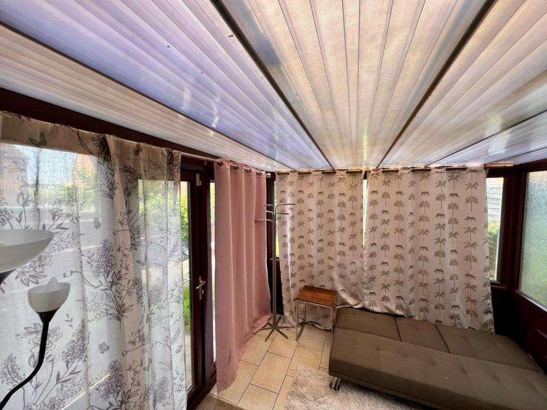 Clove, 3-4 Bed House With Garden, Free Parking, Sleeps 9 In Grays & Chafford Hundred Stifford ภายนอก รูปภาพ