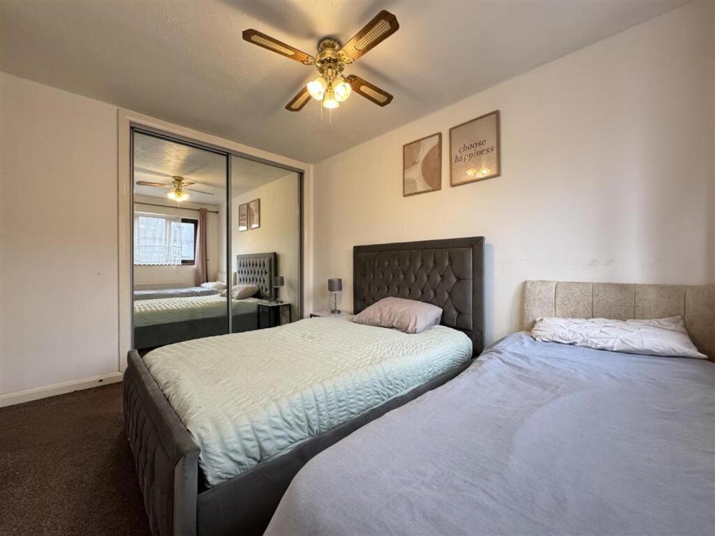 Clove, 3-4 Bed House With Garden, Free Parking, Sleeps 9 In Grays & Chafford Hundred Stifford ภายนอก รูปภาพ